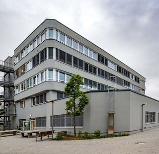 Flüchtlingsunterkunft Schatzbogen 29, München